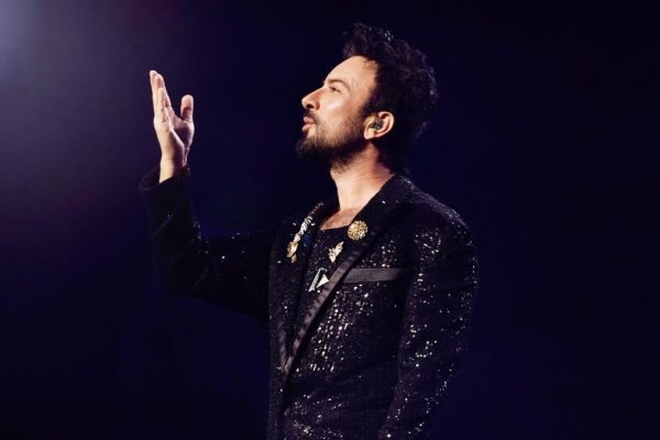 Anne Acısını Turnede Yaşadı: Tarkan, Neden Sahneden Vazgeçmediğini Açıkladı