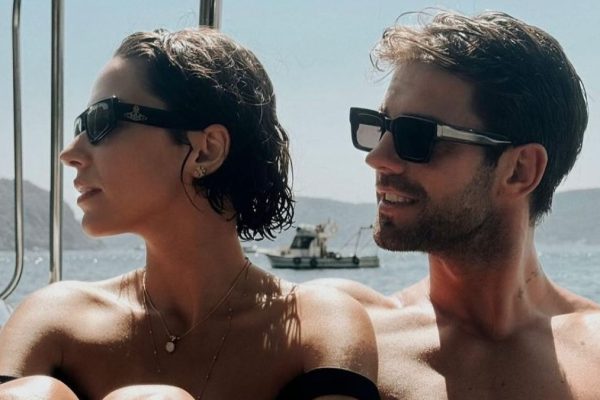 Zeynep Bastık ve Serkay Tütüncü’den Romantik Kutlama: İlişkilerinin 1. Yılına Özel Paylaşım