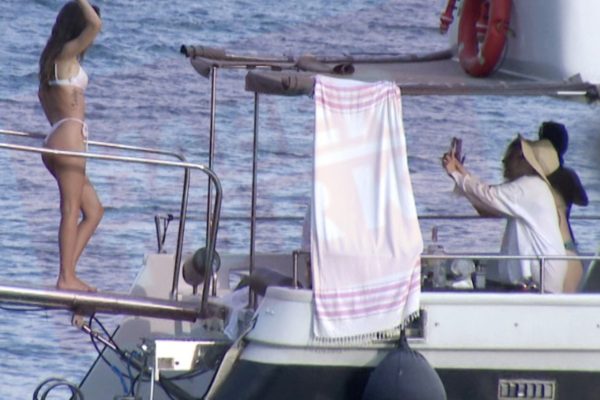 İstanbul Boğazı’nda Yaz Gecelerine Renk Geldi: Eğlence Tekne Turlarında Zirvede